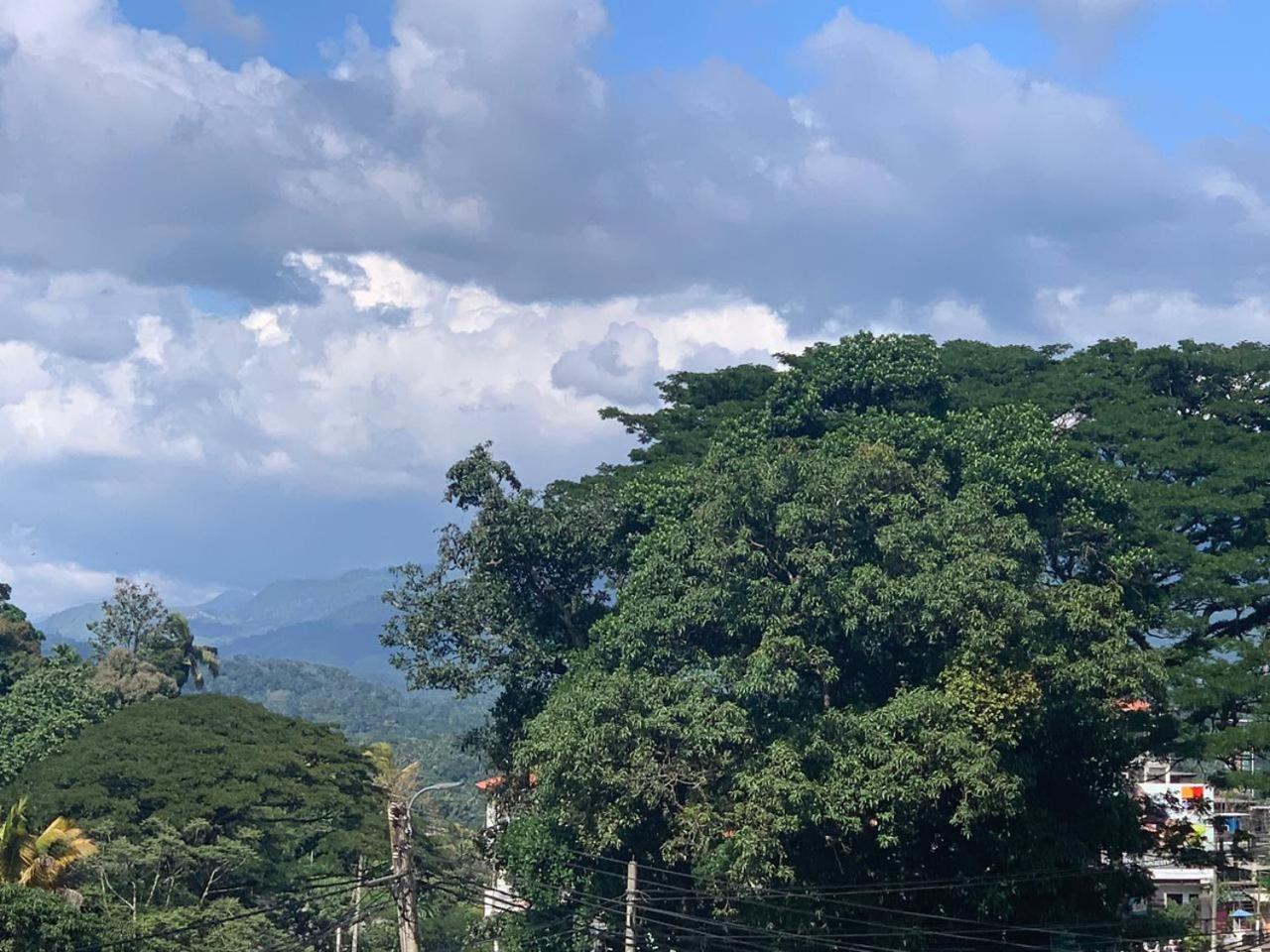 Lodge In 611 Kandy Ngoại thất bức ảnh